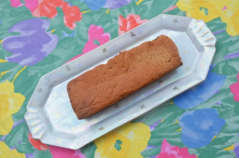 gâteau à la pâte d'amande vegan